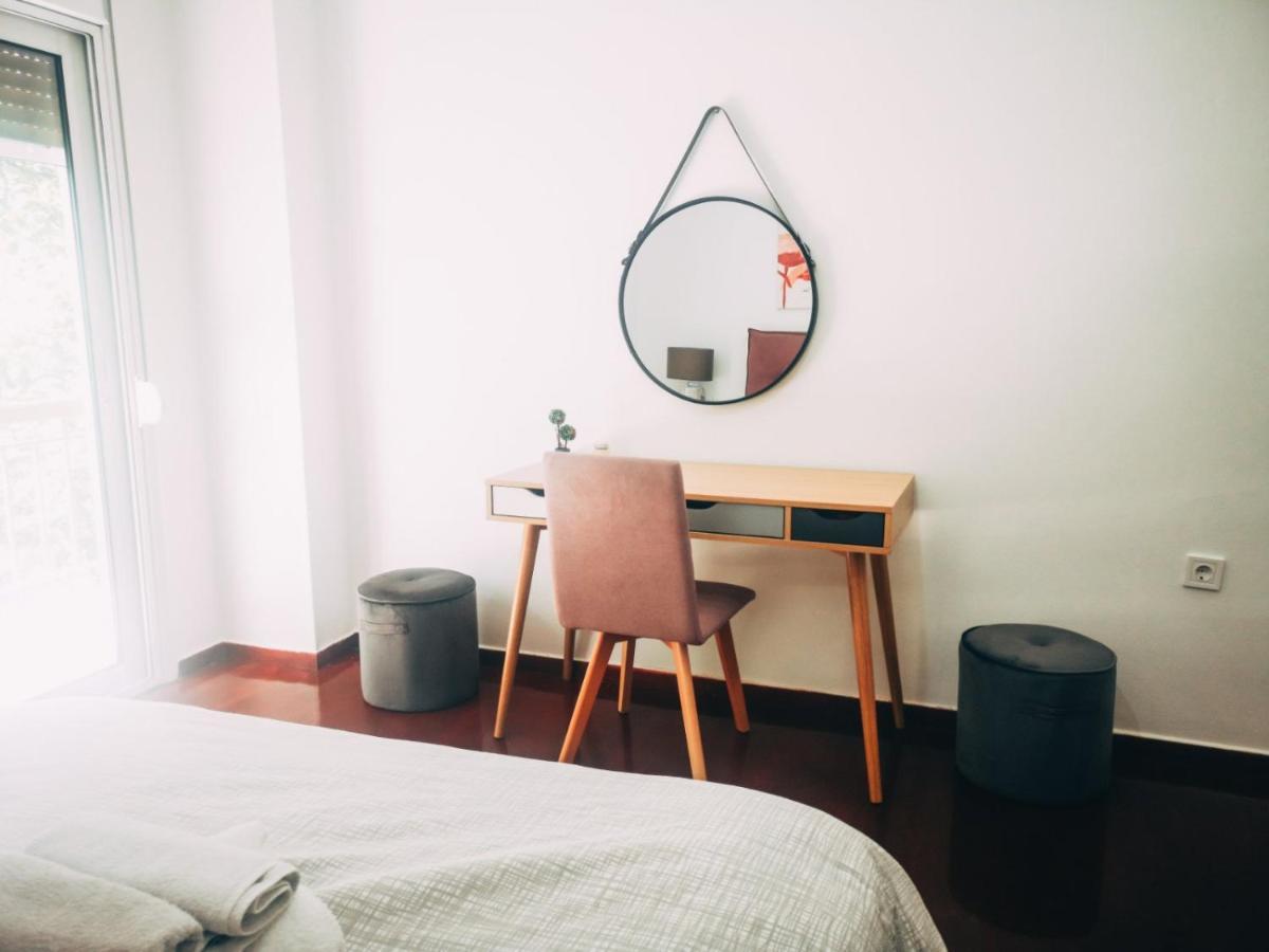 Explore Greece From Colorful City Centre Apartment Chalkís Exterior foto